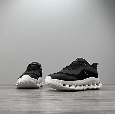 Кроссовки и спортивная обувь: Кроссовки с амортизирующей подошвой «сотовой» конструкции - Цвет — 1