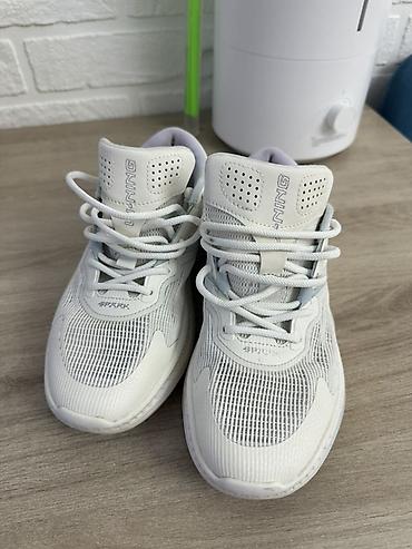 ник: Кроссовки, 37.5, Adidas, Б/у, цвет - Белый, Самовывоз — 2