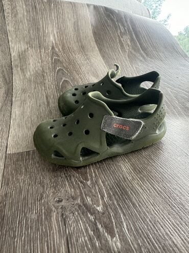 зеленые туфли: Crocs кроксы б/у оригинал, покупали в ОАЭ, размер С8 (25размер)