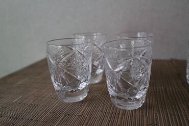 Стаканы: Винтажные хрустальные рюмки/стаканы. 4 рюмки. Высота 7 см, объем 80 — 6