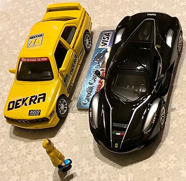 Игрушки: Машины 1/43 немцы AUDI спецмашины «Скорая Помощь» 03, Мерседес — 2