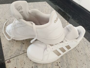 Patike: Adidas, Veličina - 37, Vodootporne