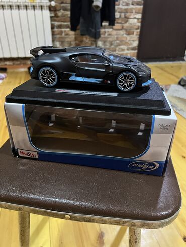 Heykəlciklər: Bugatti, 2001 il, 1:24, Dəmir