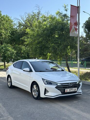 машина smart: Hyundai Elantra: 2019 г., 2 л, Автомат, Бензин, Седан