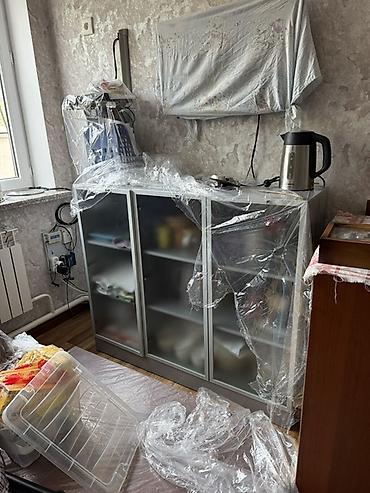 Шкафы: Металлический шкаф-витрина с раздвижными стеклянными дверцами - — 1