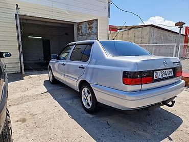 Транспорт: Volkswagen Vento: 1996 г., 2 л, Механика, Бензин, Седан — 6