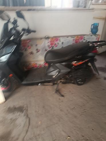 top riding: Скутер QJ/QJiang (модель с обтекателем “Bull”/“QJ”) — черный — 3