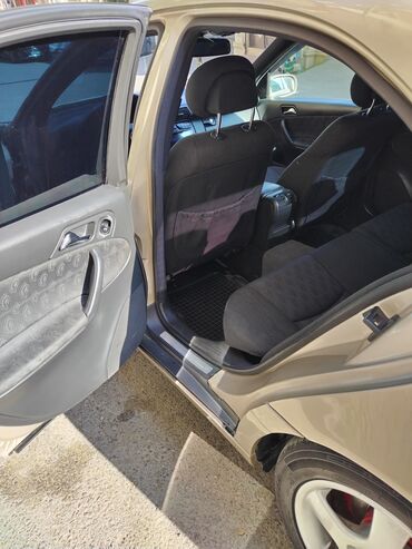 Mercedes-Benz: Mercedes-Benz C 200: 2 l | 2000 il Sedan -da lalafo.az — 11 Mercedes-Benz: Mercedes-Benz C 200: 2 l | 2000 il Sedan — 11