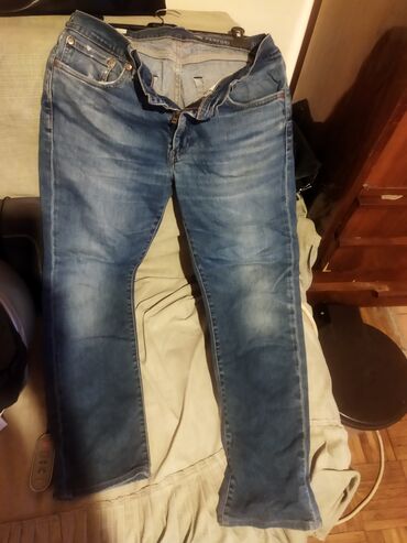 najnovije starke: Levis farmerke original,l veličina,kao nove