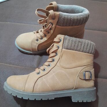 zenske cizme 42 broj: Ankle boots, 37