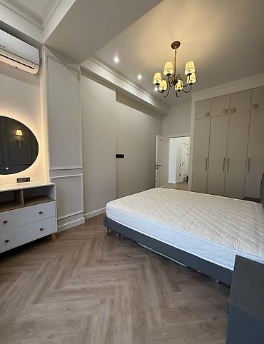 Долгосрочная аренда квартир: Асанбай🏡 в ЖК «Французский квартал» Сдаю 2 ком кв # 80 м2 • 6 этаж • — 11