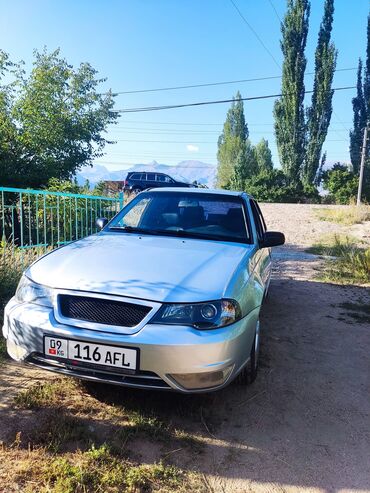 Daewoo: Daewoo Nexia: 2010 г., 1.6 л, Механика, Бензин, Седан