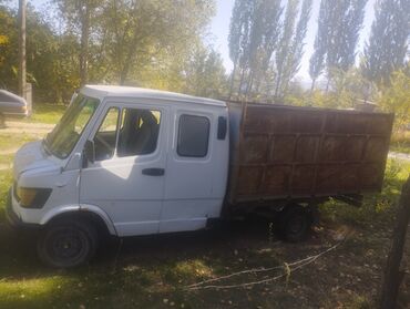 продаю связи с переездом: Жеңил жүк ташуучу унаа, Mercedes-Benz, Колдонулган