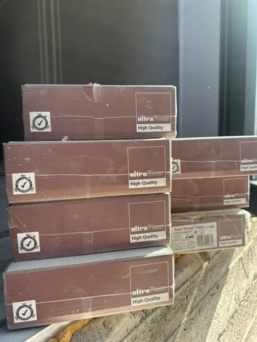 продаю паралон: Ламинат Ultra Floor High Quality — светлый дуб/серо‑бежевый, с