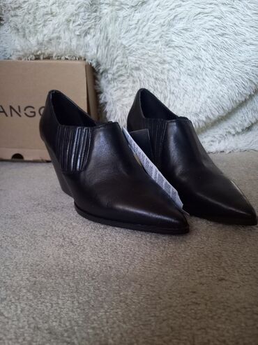 ботинки на каблуках: Туфли Mango, 38, цвет - Черный