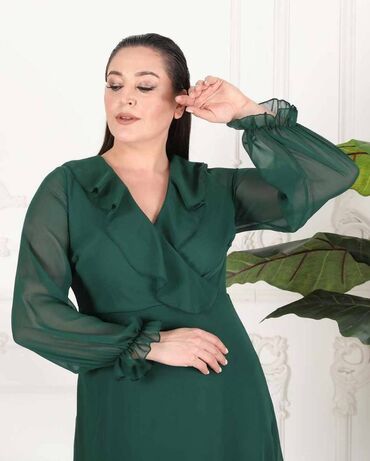 Ženska odeća: Prelepa nova, zelena haljina za elegantno popunjene dame, tako lepog