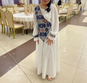 белый платье красивая: Вечернее платье