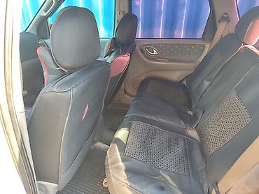 Унаа: Mazda Tribute: 2002 г., 2 л, Кол менен иштөөчү, Бензин, Кроссовер — 10