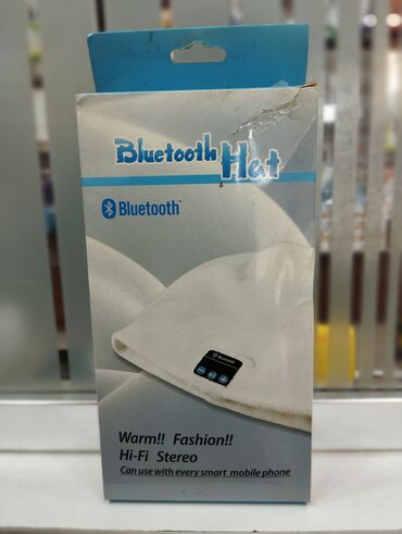 İdman geyimləri: Bu papaq qulaqcıq funksiyasını daşıyır və Bluetooth vasitəsilə