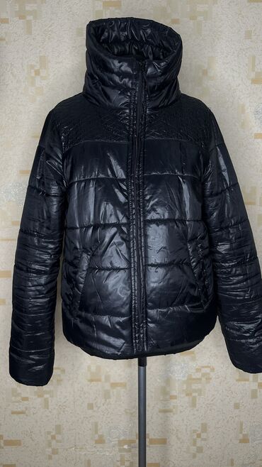 куртка женская зимняя бишкек: Пуховик, M (EU 38), L (EU 40)