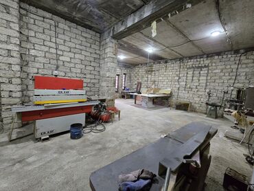 Sex, zavod və fabriklər: Mebel Sexi ( Taxta Sexi ) Arendaya (İcarəyə) Verilir. 110kv. Hündürlük — 4