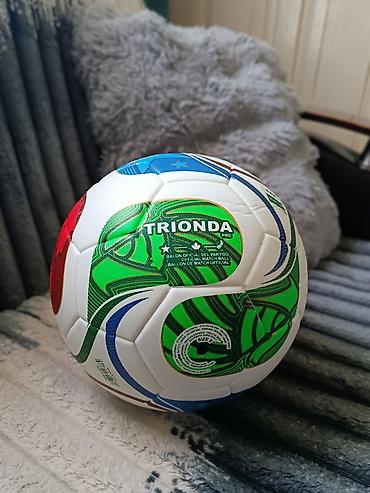 Спортивный инвентарь: Futbol topu – Trionda Pro, rəsmi oyun topu dizaynı Xüsusiyyətlər: - — 1