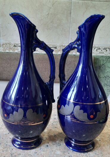 Антикварные вазы: Вазы 70 х годов 3 ш 
красивая в хорошем состояний.кувшин