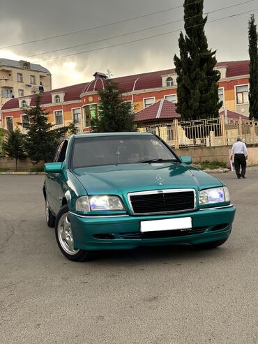 mersedes muheriki: Mercedes-Benz C 180: 2 l | 1998 il Sedan