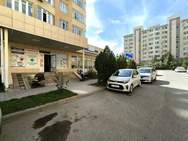 срочно продаётся 1 комнатная квартира в районе ошского рынка по улице молодая гвардия: 1 бөлмө, 45 кв. м, Жеке план, 6 кабат, Эски ремонт