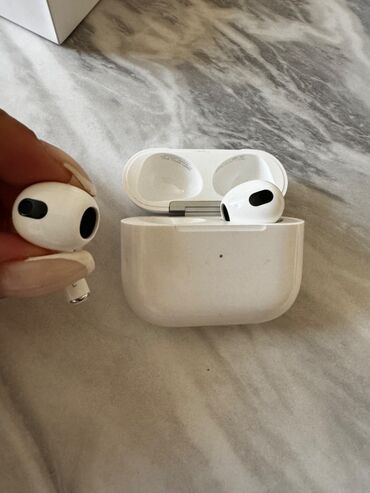 airpods kredit: Ideal veziyyetde AirPods 3. 2-3 defe seliqeli ishlenilib. Yeni