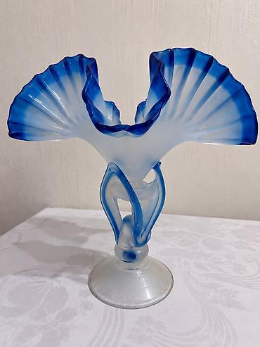 Vintage “Meduza” vazası 🪼 Təxmini 1970–80-ci illər. Mavi və süd rəngli
