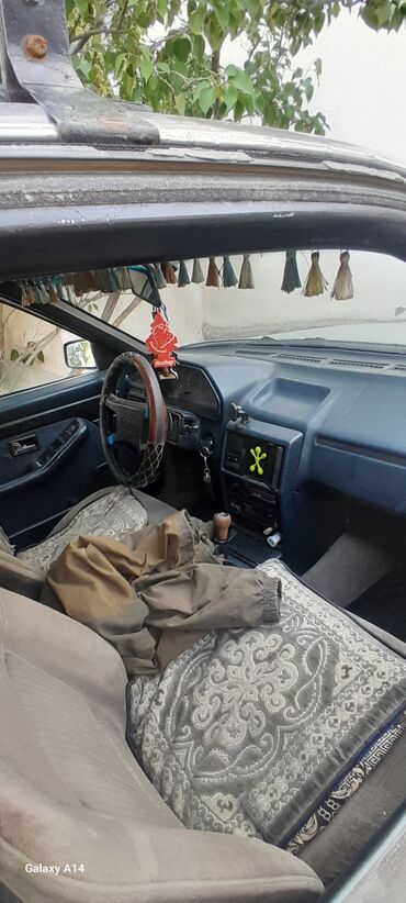 Audi: Audi 100: 1988 г., 1.8 л, Механика, Бензин, Седан — 4