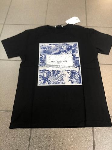 Majice kratkih rukava: Majice 
S M L 
Cena 2000 din — 18