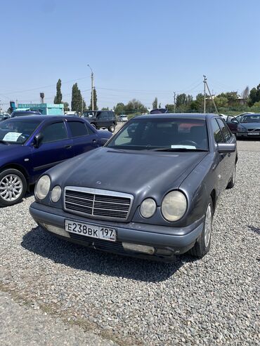 машины с российскими номерами: Mercedes-Benz E 220: 1997 г., 2.2 л, Механика, Дизель, Седан