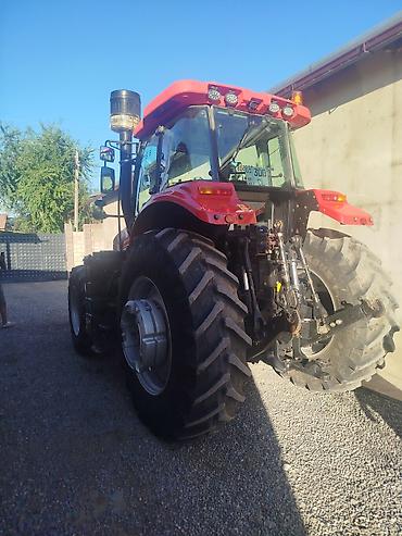 r15 100: Трактор сельскохозяйственный (красный, колесный, 4х4) Описание: - — 5
