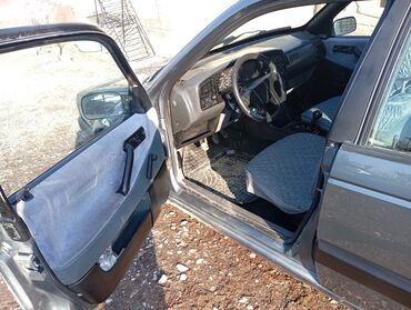 Volkswagen: Volkswagen Passat: 1989 г., 1.8 л, Механика, Бензин, Универсал — 7