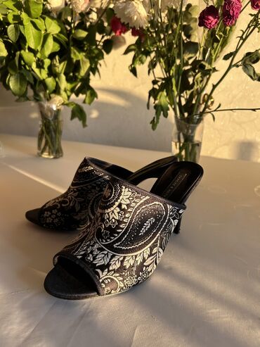 золотые цепочки женские фото цены бишкек: ПРОДАЮТСЯ ТУФЛИ CHARLES AND KEITH - английский бренд, который
