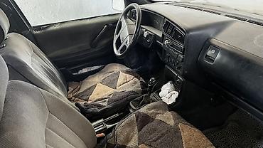 sprinter 2 2: Volkswagen Passat: 1988 г., 1.8 л, Механика, Седан — 4