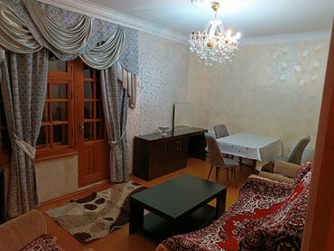 bakıxanov residence satilan evler: Bakı, Bakıxanov qəs., 2 otaqlı, Köhnə tikili, m. Neftçilər, 60 kv. m