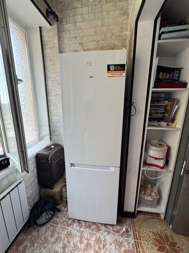 морозиль: Холодильник Indesit, Требуется ремонт, Двухкамерный, 55 * 185 *