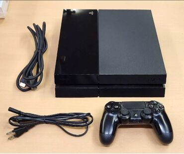 PS4 (Sony PlayStation 4): Sony PlayStation 4 500Gb в отличном сост. 3 джойстика Dual Shock, все