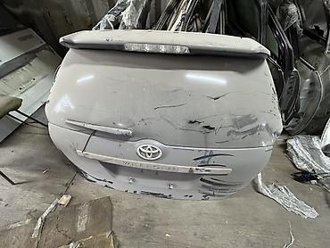 Крышка багажника Toyota Vitz (Yaris для японского рынка) -