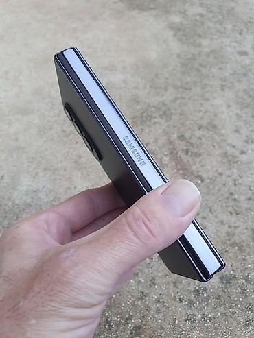 Samsung: Samsung Galaxy Z Fold (serija Fold) – preklopni pametni telefon - — 11