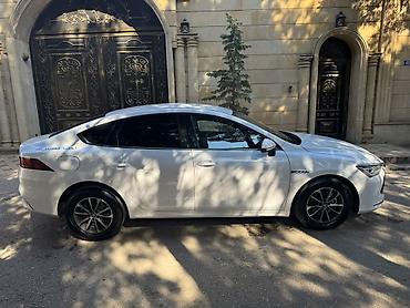 sedan avtomobil: BYD Qin Plus: 1.5 l | 2024 il 192300 km Sedan — 7