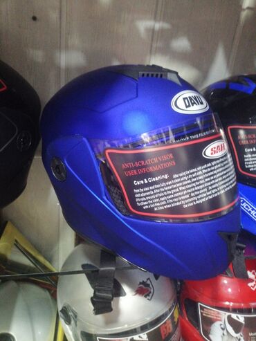 Moto dəbilqələr: Moto Dəbilqə Çənəsi açılan Mat qara 75azn Parlaq çənəsi açılan 95azn — 18