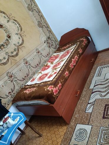 стол стулдары менен: Продаю Кровати б/у 2 шт абсолютно одинаковые .( на фото одна)