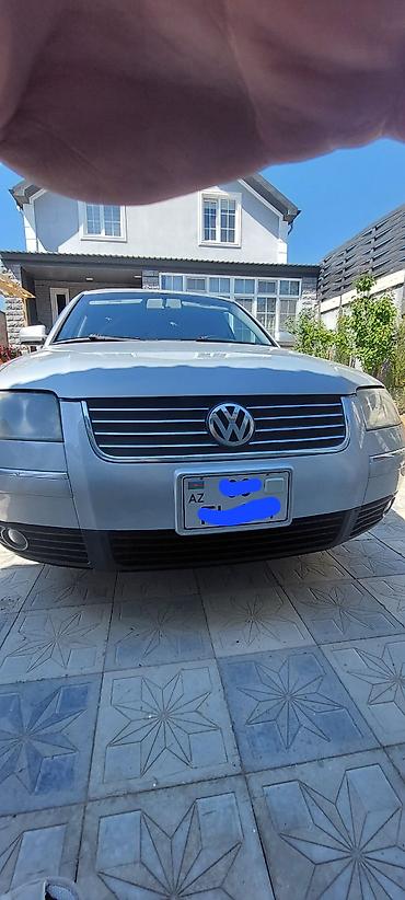 Volkswagen Passat: 1.8 l | 2002 il Sedan