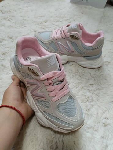 Patike: New balance 9060 patike 

Novo
Brojevi 36 do 41

fb Moja Kupovina 1 — 4