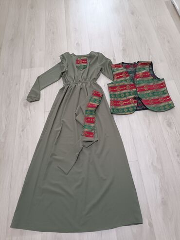 женский пуховик цвета хаки: Вечернее платье, Длинная модель, С рукавами