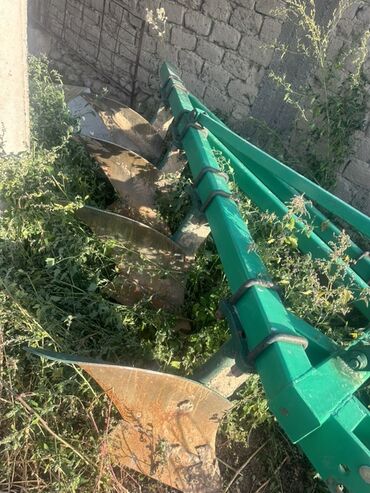 домкраты на авто: Навесной оборотный плуг для трактора - Конфигурация: 4-корпусный, с